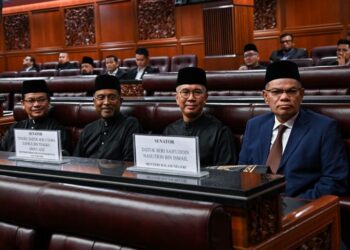 BIARLAH pelantikan sebagai Senator Dewan Negara dibuat berdasarkan pengalaman luas dan
kematangan mereka dalam politik. – JABATAN PENERANGAN