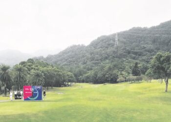 SEBANYAK 50 peratus keluasan padang golf
boleh ditukar syarat untuk tanaman kelapa
sawit atau lain-lain agar dapat dijadikan sumber
kewangan pengurusan kelab. – GAMBAR
HIASAN