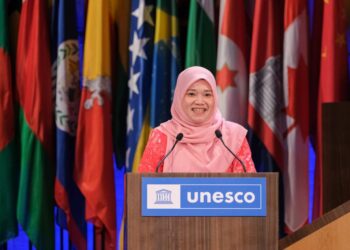 FADHLINA Sidek mengetuai delegasi ke Persidangan Agung Pertubuhan Pendidikan, Sains dan Kebudayaan Bangsa-Bangsa Bersatu (UNESCO) kali ke-42 di Paris, Perancis pada 7 Oktober lalu hingga semalam. - GAMBAR KEMENTERIAN PENDIDIKAN MALAYSIA