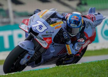 ALEX Marquez mempamerkan prestasi tunggangan mantap muncul terpantas dengan catatan sepusingan satu minit 57.823 saat (s) pada sesi sebelah petang, semalam. - UTUSAN/FARIZ RUSADIO