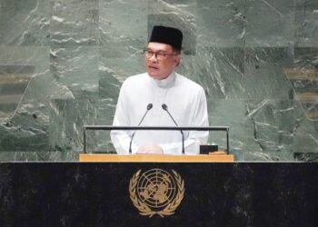 ANWAR Ibrahim menyampaikan ucapan pada Perhimpunan Agung Pertubuhan Bangsa-Bangsa Bersatu (UNGA) Ke-78 pada 22 September lalu. – AFP