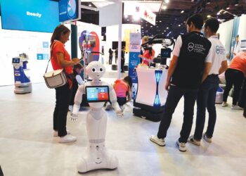 MASYARAKAT 5.0 adalah konsep melibatkan langkah mengintegrasikan teknologi seperti kecerdasan buatan (AI) dan robotik dalam kehidupan. – AFP