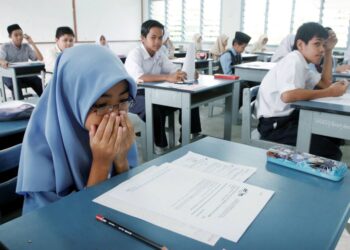 PEMANSUHAN Ujian Pencapaian Sekolah Rendah (UPSR) adalah langkah positif dalam sistem pendidikan negara dan seharusnya diteruskan. – UTUSAN/FAUZI BAHARUDIN