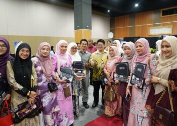 EWON Benedick meraikan seramai 110 usahawan pada Majlis Graduasi Program Bimbingan INSKEN Edisi Sabah 2023 di Kota Kinabalu, Sabah