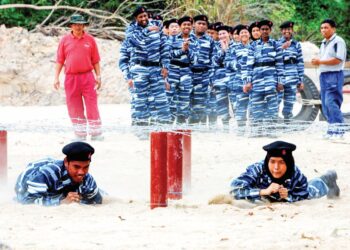 PENGLIBATAN belia dan wakil rakyat dalam Program Latihan Khidmat Negara (PLKN) akan melahirkan insan yang lebih berkualiti, berkemahiran tinggi dan mampu untuk berdaya saing di peringkat kebangsaan dan antarabangsa.