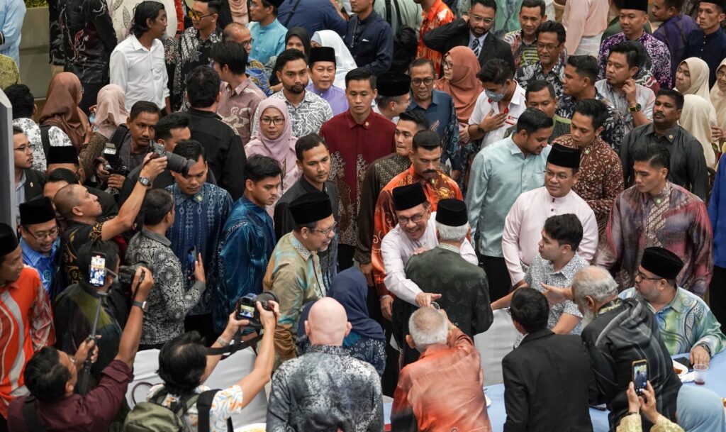 Anwar Hadir Majlis Kesyukuran Setahun Pentadbiran Kerajaan Madani