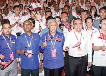 UMNO dan DAP nampak jelas perbezaan besar dari segi falsafah politik dan arah matlamat perjuangan. – UTUSAN/FAISOL MUSTAFA