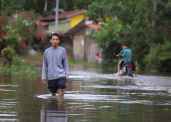 SITUASI banjir semakin pulih apabila semakin ramai mangsa di Pasir Mas, Kelantan dibenarkan pulang ke rumah masing-masing-UTUSAN/KAMARUL BISMI KAMARUZAMAN.