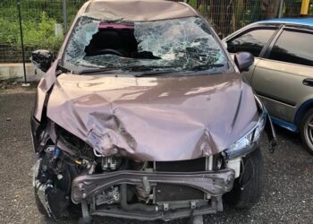 Kereta Perodua Bezza yang dikejar polis.