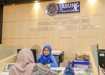 SEBAHAGIAN besar pinjaman Perbadanan Tabung Pendidikan Tinggi Nasional (PTPTN) digunakan untuk membayar kos yuran universiti dan bayaran lain seperti rumah sewa. – GAMBAR HIASAN