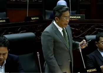 JALALUDDIN Alias menjawab soalan pada sesi pertanyaan lisan hari ketiga, Persidangan Ketiga (Belanjawan) Penggal Pertama, DUN Negeri Sembilan Yang Ke-15 di Seremban hari ini.