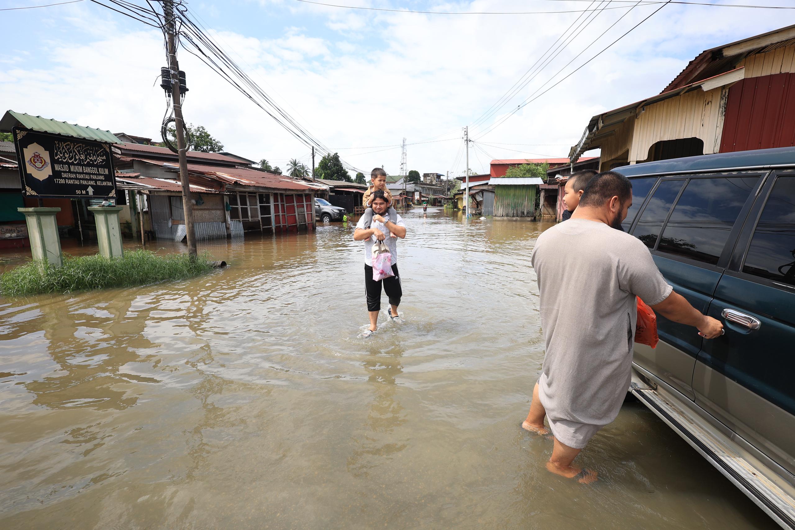 Mangsa Banjir Di Pasir Mas Terus Bertambah Utusan Malaysia 6949