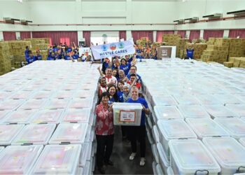 NESTLE Malaysia derma 4,000 kotak bantuan makanan asas untuk masyarakat di Pantai Timur yang terjejas akibat banjir pada musim tengkujuh.