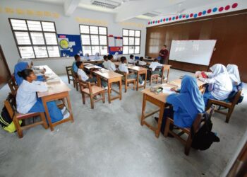 BIARLAH kemahiran yang ada pada seseorang guru di pedalaman digunakan di sekolah luar pula untuk
kemajuan sistem pendidikan negara. – GAMBAR HIASAN