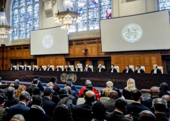 KEPUTUSAN kes perintah kecemasan terhadap Israel yang melakukan pembunuhan beramai-ramai dibacakan oleh Presiden ICJ, Joan Donaghue di The Hague, Belanda, hari ini.