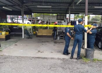 SEBUAH premis mencuci kereta diarahkan tutup kerana didapati diuruskan oleh warga asing ketika operasi penguatkuasaan yang dijalankan di Nilai, Seremban baru-baru ini.-GAMBAR/MAJLIS BANDARAYA SEREMBAN.