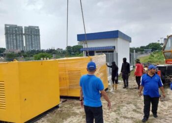 PEMASANGAN jentera pam air sedang giat dijalankan di beberapa daerah di Johor yang dijangka akan berdepan hujan lebat berterusan, termasuk fenomena air pasang di Johor Bahru.