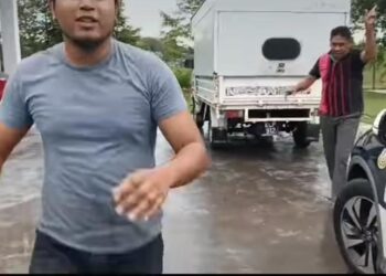 TANGKAP layar video seorang lelaki menyerang anggota JPJ dalam kejadian pada November lalu di Taman Tasik Darul Aman, Jitra.