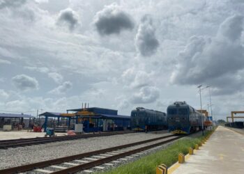 PROJEK ECRL bakal menawarkan perkhidmatan kereta api penumpang pada kelajuan 160km/j serta kereta api kargo dengan kelajuan 80 km/j.