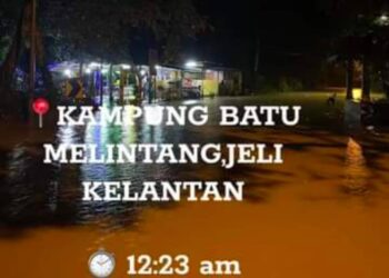 TANGKAP layar situasi banjir di Kampung Batu Melintang, Jeli, Kelantan malam tadi.