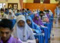 Sejumlah 402,956 orang calon peperiksaan Sijil Pelajaran Malaysia (SPM) bakal memulakan sesi peperiksaan itu secara bertulis yang akan bermula pada 2 Januari hingga 6 Februari depan.