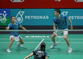 TAN Kian Meng dan Lai Pei Jing tewas kepada Kim Won Ho dan Jeong Na Eun seawal pusingan pertama Terbuka Malaysia 2024 di Axiata Arena Bukit Jalil, semalam. – UTUSAN/FARIZ RUSADIO