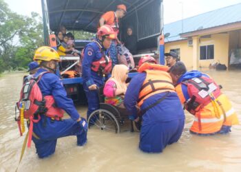 KEADAAN banjir di Kota Tinggi semakin positif setelah jumlah mangsa banjir terus berkurangan kepada 3,763 mangsa daripada 1,034 keluarga, pagi ini.