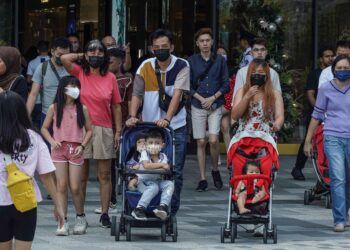 JUMLAH kes jangkitan Covid-19 dijangka meningkat menjelang dua sam­butan perayaan, iaitu Thaipusam dan Tahun Baharu Cina.