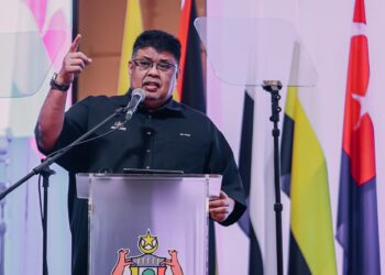 AB. RAUF Yusoh berucap dalam Majlis Amanat Tahun Baharu 2024 di MITC Ayer Keroh, Melaka.