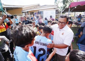 Datuk Seri Amirudin Shari pada majlis  Hari Prihatin Rakyat Parlimen Gombak 2024  di  Dewan Orang Ramai Kampung Melayu Wira Damai, Gombak hari ini.