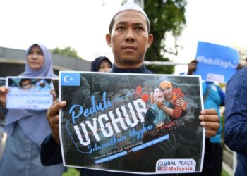 MALAYSIA sebagai negara Islam perlu terus berjuang membela nasib orang Islam Uighur yang teruk ditindas.