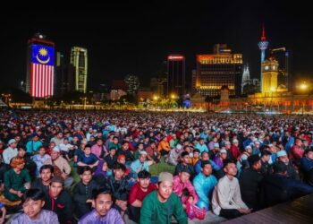 WALAUPUN terdapat pelbagai khilaf dalam masyarakat termasuk yang membawa kepada perpecahan, kesatuan tetap merupakan prinsip unggul yang dijunjung tinggi oleh agama. – UTUSAN/SHIDDIEQIIN ZON