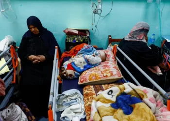 SEORANG kanak-kanak Palestin berbaring di atas katil di Hospital Abu Youssef al-Najjar, manakala penduduk Gaza menghadapi krisis tahap kelaparan dan kekurangan zat makanan yang meningkat di Rafah, selatan Gaza