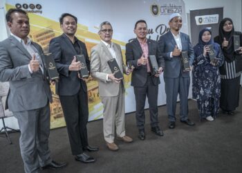 MAJLIS MoU antara UniSZA dan Olive Jardin Marketing untuk kajian klinikal pertama di Malaysia terhadap minyak zaitun dara tuaian di Putrajaya. - UTUSAN/FAIZ ALIF ZUBIR