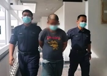 TERTUDUH mengaku bersalah di Mahkamah Sesyen, Ayer Keroh, Melaka atas pertuduhan melakukan amang seksual fizikal terhadap anak saudaranya.