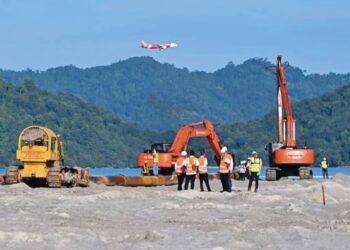 Kerja-kerja tambakan laut bagi pelaksanaan Projek Pulau Pinang Selatan (PSI) giat dilaksanakan di Pulau Pinang.