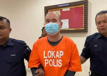 SOH KIAN HUI didenda RM5,500 oleh Mahkamah Majistret Muar selepas mengaku bersalah atas pertuduhan memecahkan cermin kenderaan Khairul Husni Shah Jamil di Kilometer 139.6, Lebuhraya Utara-Selatan berhampiran Pagoh, 10 Februari lalu.