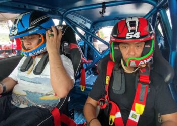 MUHAMMAD Syakirin Razaki (kiri) bersama Amir Izham bakal beraksi pada perlumbaan Rally Sprint X-One di Taman Ekspo Pertanian Malaysia (Maeps), Serdang pada Sabtu dan Ahad ini.