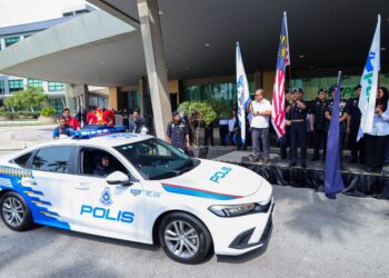 RAZARUDIN Husain melancarkan Op Selamat Tahun Baharu Cina ke-21 di Persada PLUS di sini, hari ini.