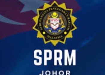 SPRM Johor mengesahkan menahan dua lelaki termasuk seorang pegawai TLDM bagi membantu siasatan kes kartel perolehan bagi pembinaan sebuah kem TLDM di Johor.