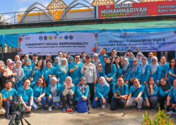 WARGA FPSK bersama ITEKES Muhammadiyah Kalbar yang
mengadakan program CSR