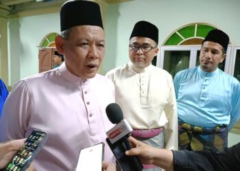 AMINUDDIN Harun ketika ditemui pemberita pada Majlis Penutupan dan Penyampaian Hadiah Tilawah dan Hafazan Al-Quran Peringkat Negeri Sembilan di Pusat Dakwah Islamiah, Paroi, Seremban malam tadi.