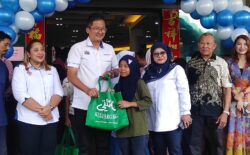 Beli kelengkapan sekolah lebih murah di empat pasar raya