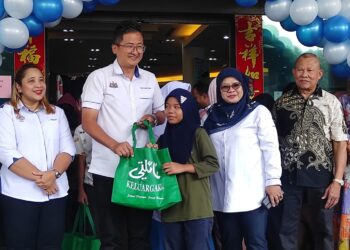 ALLEX Seah Shoo Chin merasmikan JIR BTS 2024 di Keluargaku, Bukit Baru, Melaka.