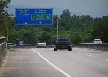 KEADAAN jalan beralun dan kerap ditakungi air jika hujan antara rungutan daripada pengguna terhadap Lebuhraya Pantai Timur (LPT) Fasa 1 dan 2.