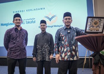 MOHD Na’im Mokhtar melancarkan Produk Wakaf Takaful Ajwad di  Putrajaya. - UTUSAN/FAIZ ALIF ZUBIR