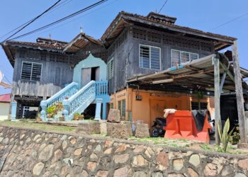 RUMAH Taib Abdullah berusia 100 tahun masih utuh dan tersergam indah di Kampung Haji Ali Batu 1 di Temerloh, Pahang.