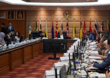 AHMAD Zahid Hamidi hadir bagi mempengerusikan Mensyuarat Majlis Pembangunan Usahawan dan PMKS Kebangsaan (MPUPK) Bil.1/2024 di Putrajaya. - UTUSAN/FAISOL MUSTAFA