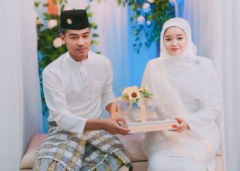 MYO Muhammad Abdul Malik berkongsi gambar perkahwinannya dengan gadis Melayu berasal dari Jerantut, Wan Nor Hasleesya Wan Sallehuddin.