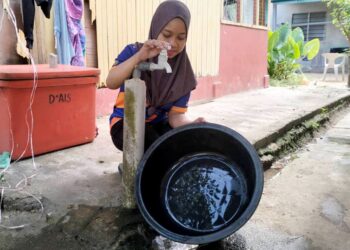 SYARIKAT Air Kelantan Sdn. Bhd. (AKSB) sudah menggerakkan pelan tindakan persiapan menghadapi sambutan Hari Raya Aidilfitri bagi memastikan bekalan air dapat dinikmati oleh seluruh rakyat negeri ini sepanjang tempoh tersebut.-GAMBAR HIASAN